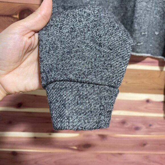 Lulus Womens Distressed Cropped Sweatshirt Gray Long Sleeve Pullover Top size XS - Picture 4 of 8